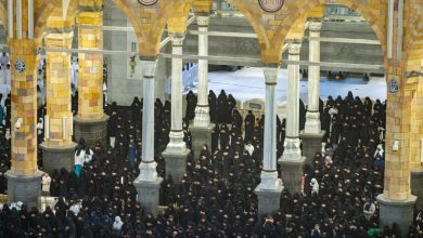 Khullaif, Devotion, Makkah