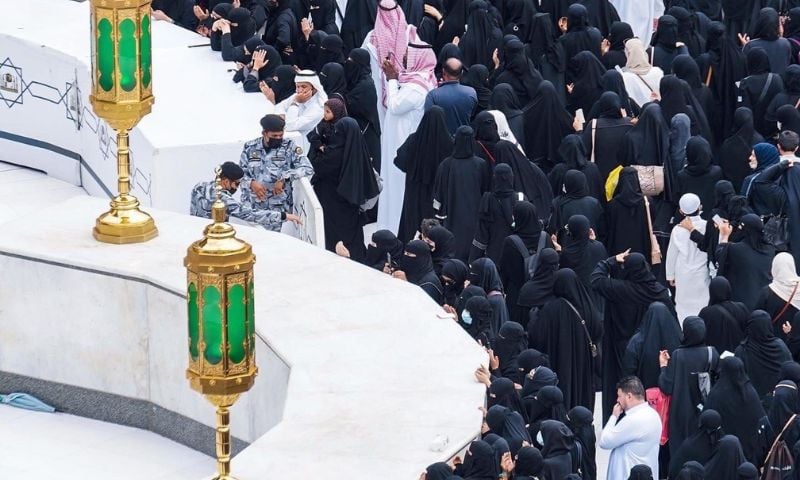 Khullaif, Devotion, Makkah